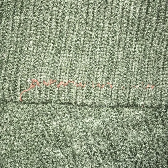 Green zip-neck turtleneck sweater - Picture 2 of 5